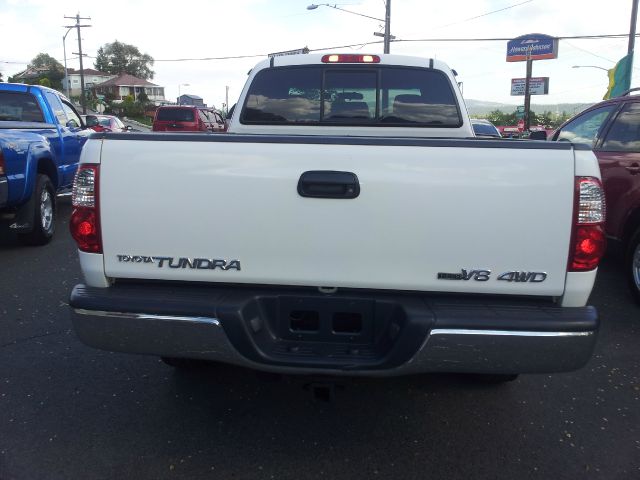 Toyota Tundra Lariat Supercrew 4WD Pickup Truck