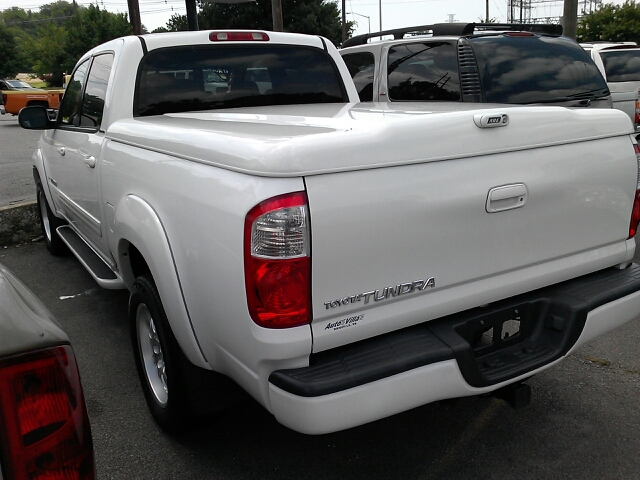 Toyota Tundra Limited 4x4 (marshalltown) Pickup Truck