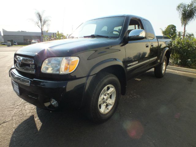 Toyota Tundra 2500 HD SLT Pickup Truck