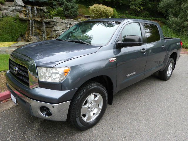 Toyota Tundra 2004 Rtible LXi Pickup Truck