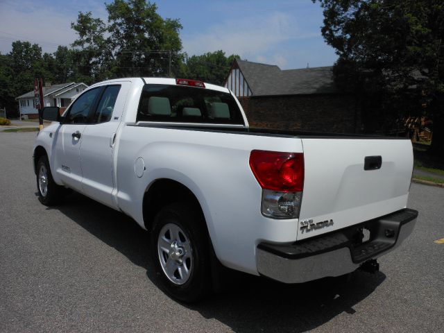 Toyota Tundra Reg. Cab 8-ft. Bed 4WD Pickup Truck