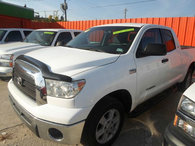 Toyota Tundra 2004 Rtible LXi Pickup Truck