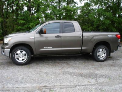 Toyota Tundra 2004 Rtible LXi Pickup Truck