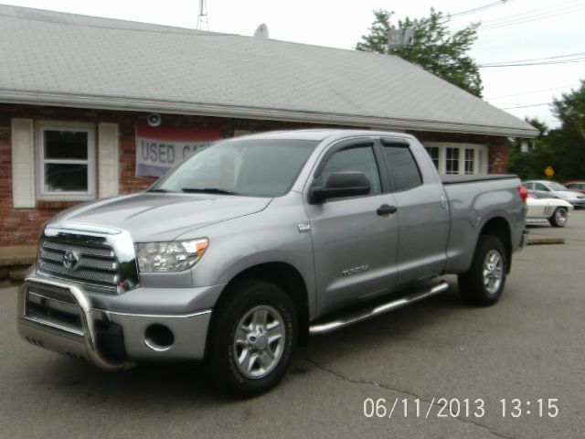 Toyota Tundra 4dr Base 4-cyl 4WD Pickup Truck