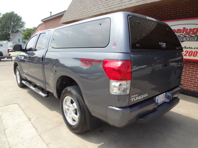 Toyota Tundra 4WD Reg Cab 133.0 SLE1 Pickup Truck