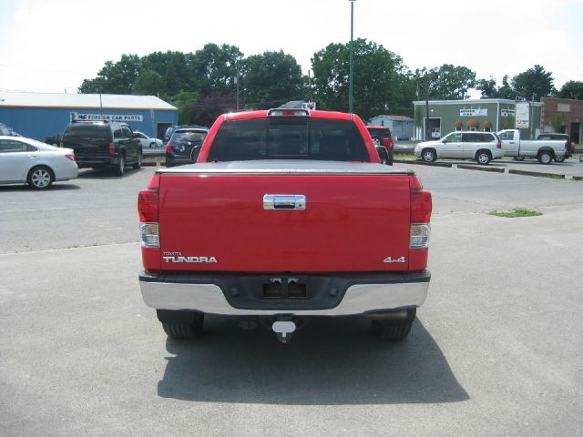 Toyota Tundra 2010 photo 1