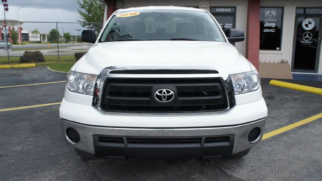 Toyota Tundra 2010 photo 1