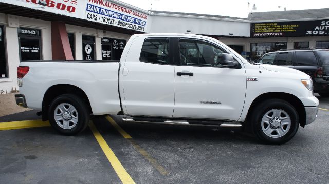 Toyota Tundra 2010 photo 3