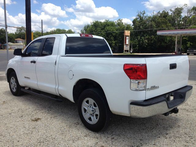 Toyota Tundra 2010 photo 1