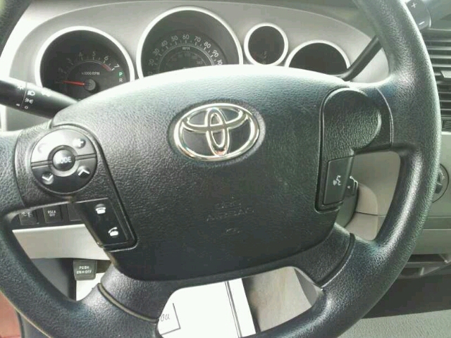 Toyota Tundra 2010 photo 1