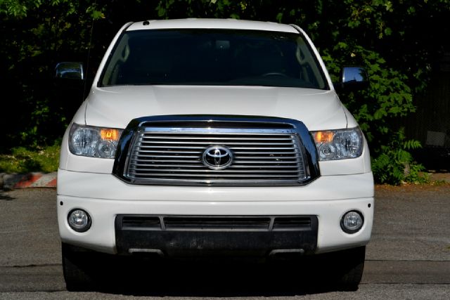 Toyota Tundra 2010 photo 1