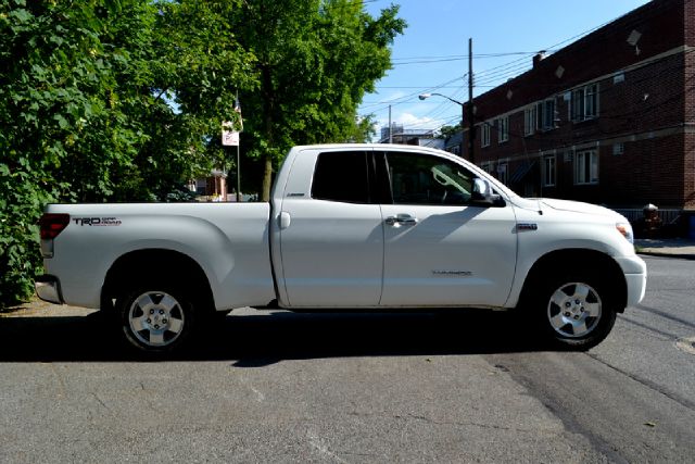 Toyota Tundra 2010 photo 10