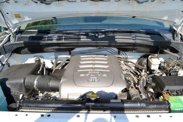 Toyota Tundra 2010 photo 4