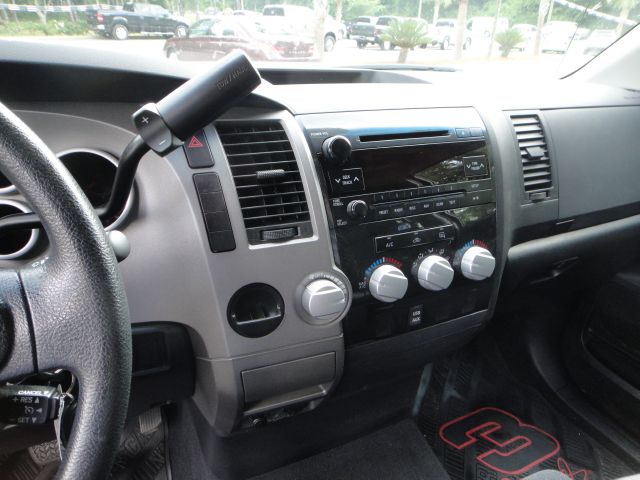 Toyota Tundra 2010 photo 9