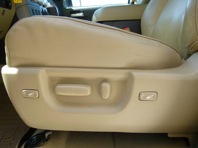 Toyota Tundra 2010 photo 22