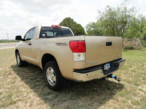 Toyota Tundra 2010 photo 1