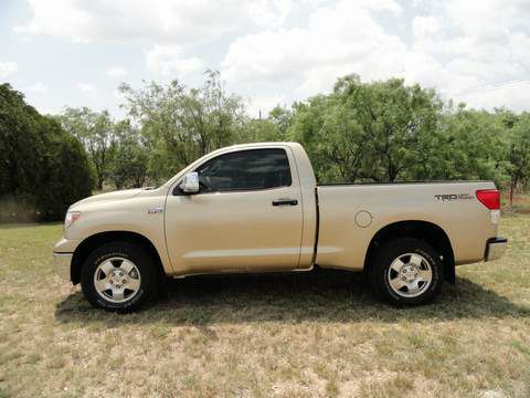 Toyota Tundra 2010 photo 2