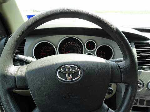 Toyota Tundra 2010 photo 3