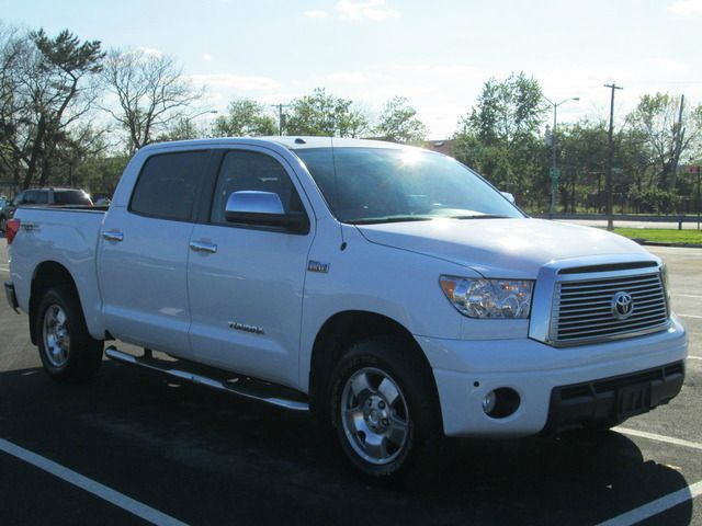 Toyota Tundra 2010 photo 1