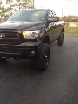 Toyota Tundra 2010 photo 1