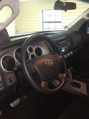 Toyota Tundra 2010 photo 4