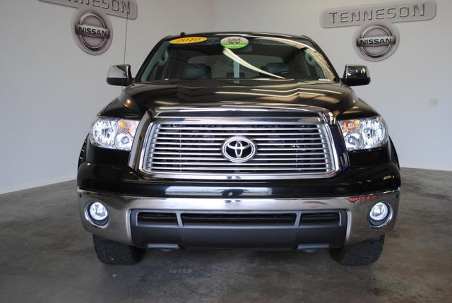 Toyota Tundra 2010 photo 1