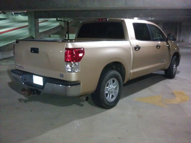 Toyota Tundra 2010 photo 2