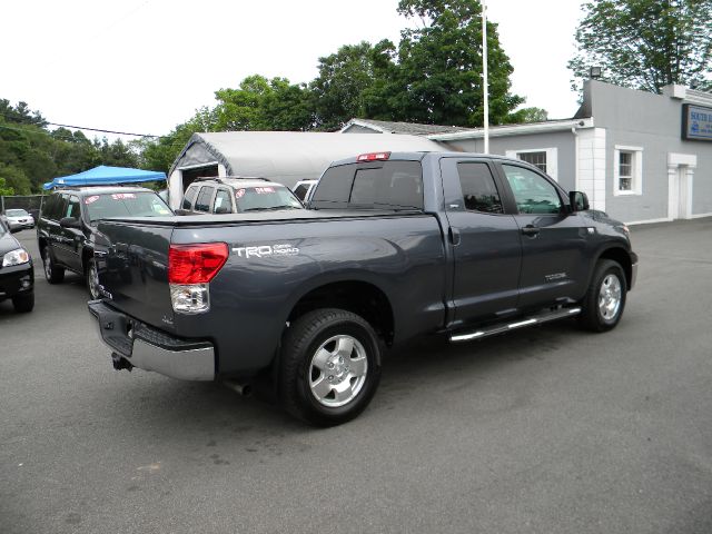 Toyota Tundra 2010 photo 1