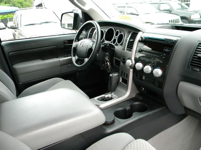 Toyota Tundra 2010 photo 19