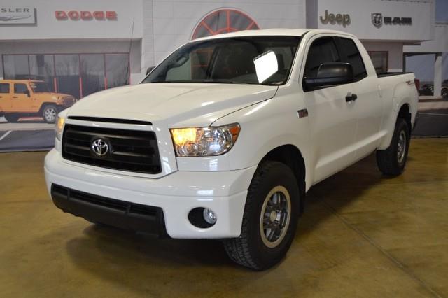 Toyota Tundra 2010 photo 2