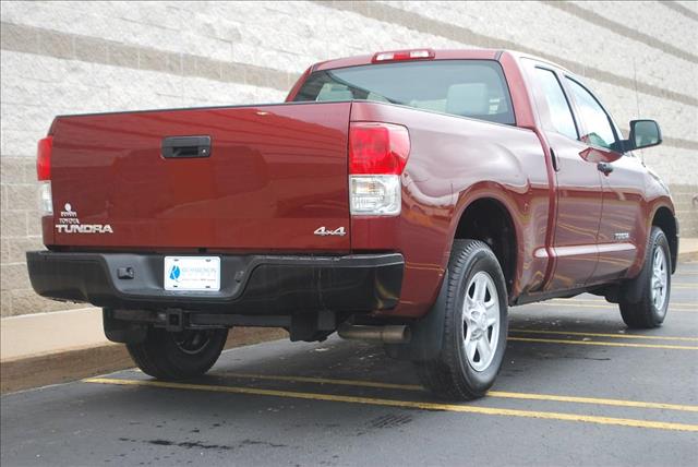 Toyota Tundra 2010 photo 2