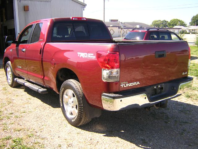 Toyota Tundra 2010 photo 2