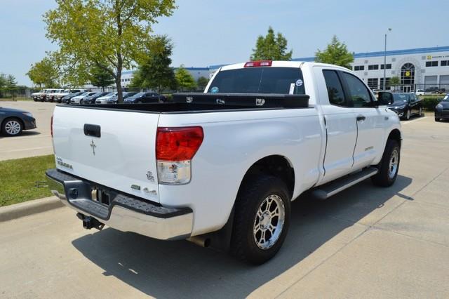 Toyota Tundra 2010 photo 2