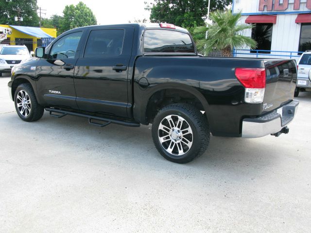 Toyota Tundra 2010 photo 1