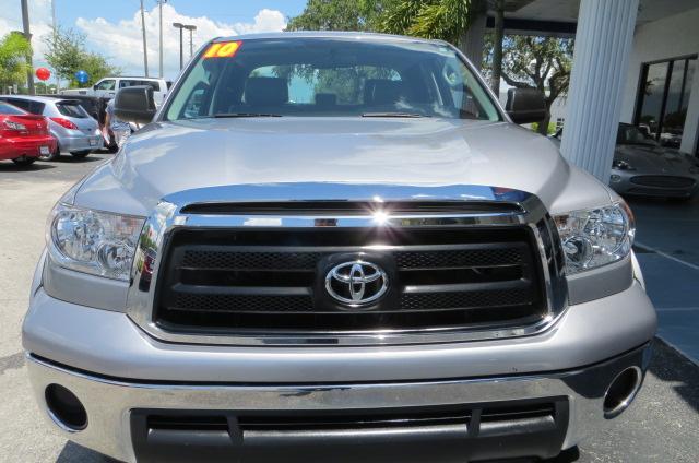 Toyota Tundra 2010 photo 1