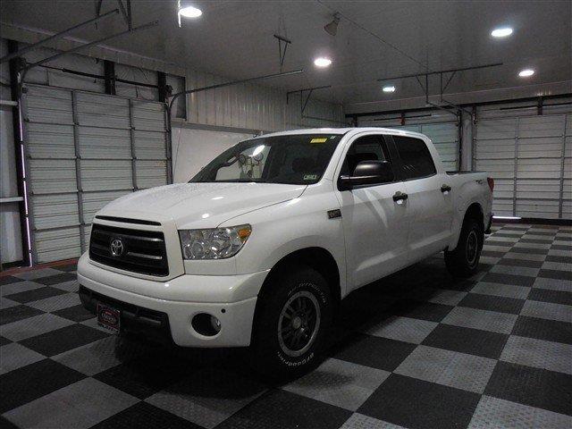 Toyota Tundra 2010 photo 1