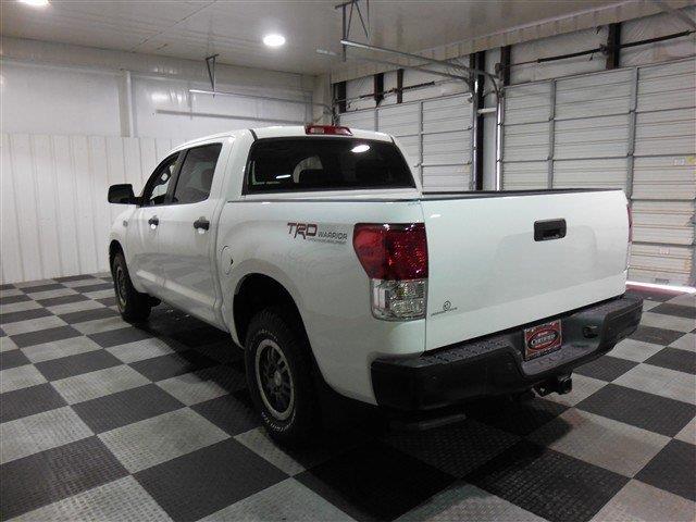 Toyota Tundra 2010 photo 3