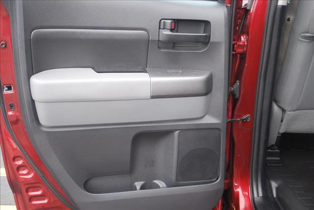 Toyota Tundra 2010 photo 11