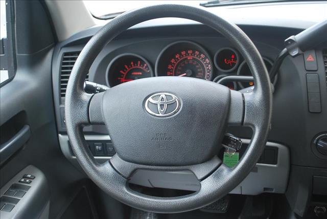 Toyota Tundra 2010 photo 6