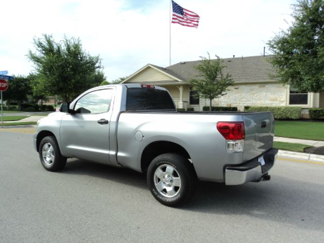 Toyota Tundra 2010 photo 1