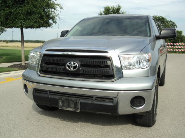 Toyota Tundra 2010 photo 2