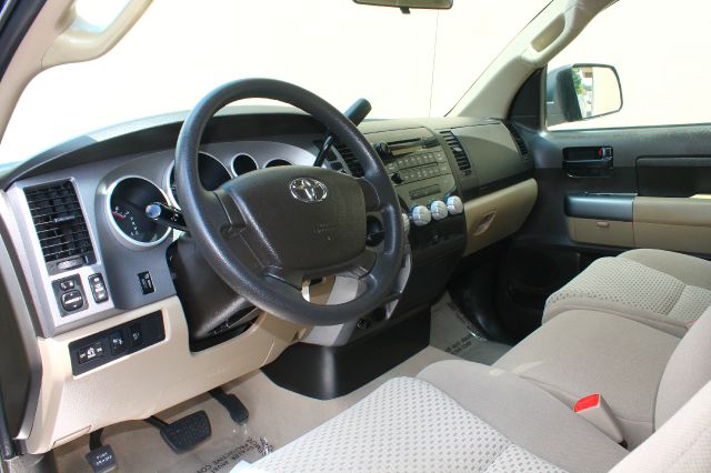 Toyota Tundra 2010 photo 8