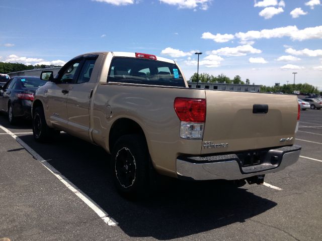 Toyota Tundra 2010 photo 1