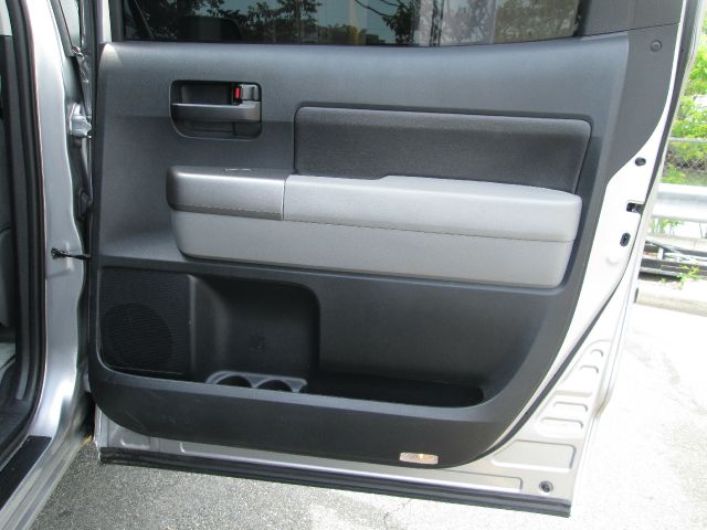 Toyota Tundra 2010 photo 22