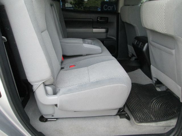 Toyota Tundra 2010 photo 3