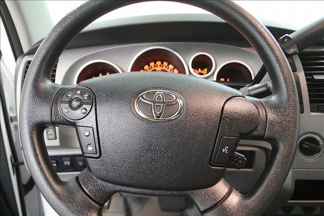 Toyota Tundra 2011 photo 8