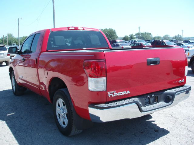 Toyota Tundra 2011 photo 2