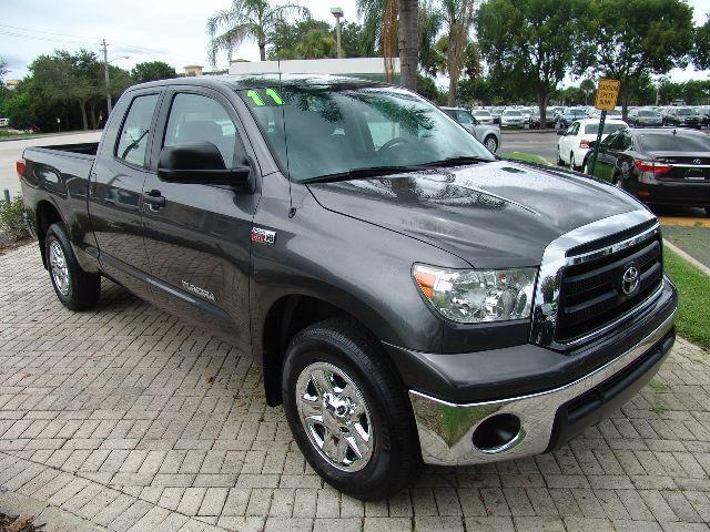 Toyota Tundra 2011 photo 2