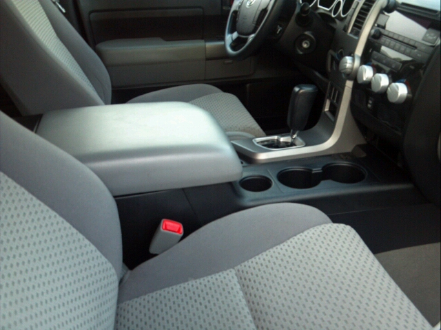 Toyota Tundra 2011 photo 4