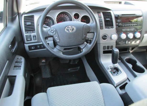 Toyota Tundra 2011 photo 8